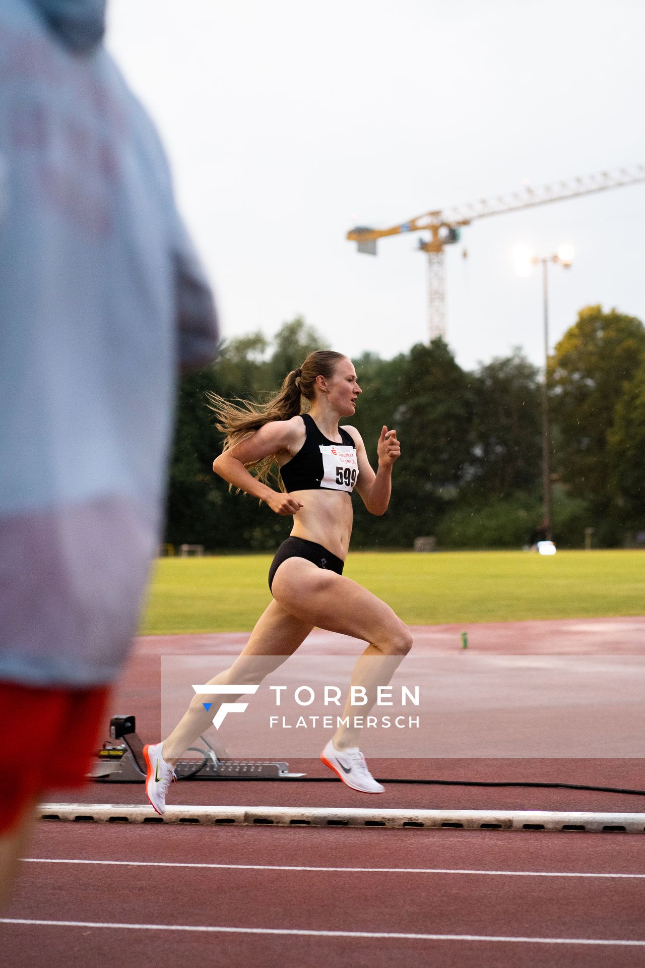 GalaIveta Raskova (USK Praha) ueber 1500m am 03.06.2022 waehrend der Sparkassen Gala in Regensburg